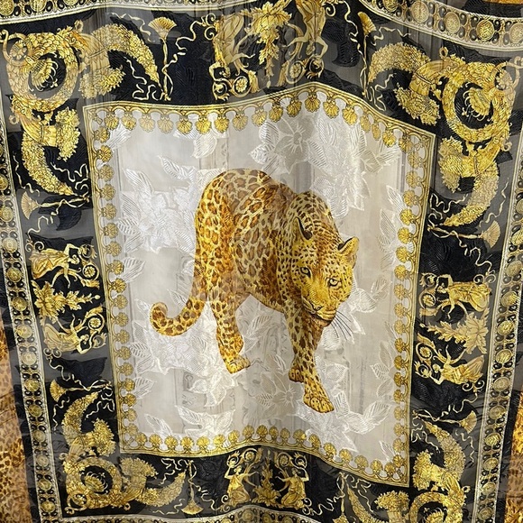 Elegant Yellow and Black Leopard Print Scarf - Picture 2 of 6